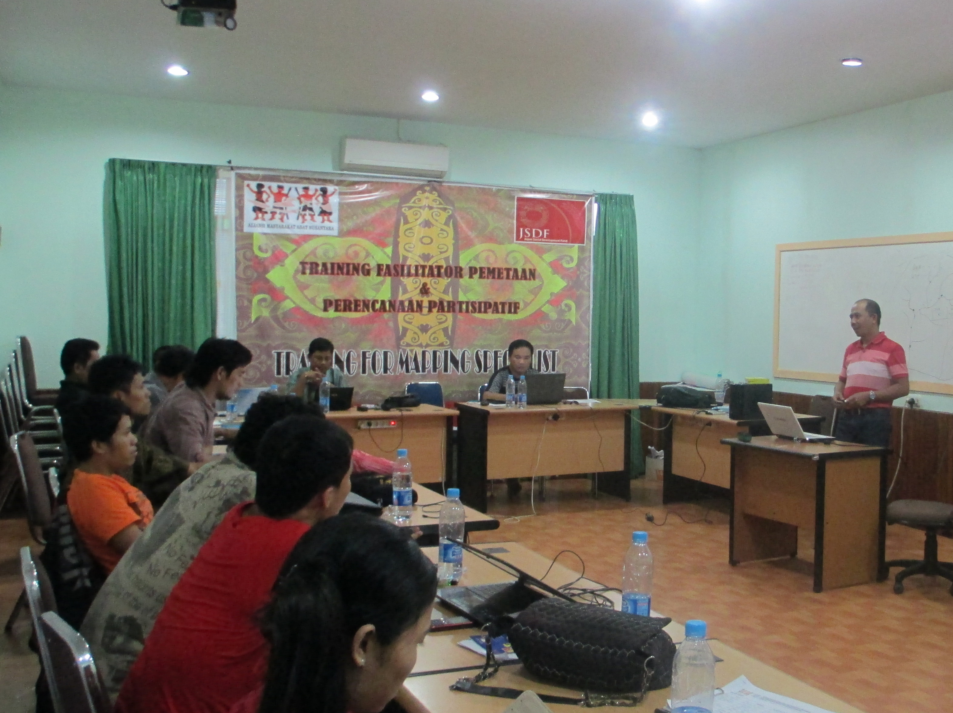 Training Fasilitator Pemetaan, AMAN-Kalbar